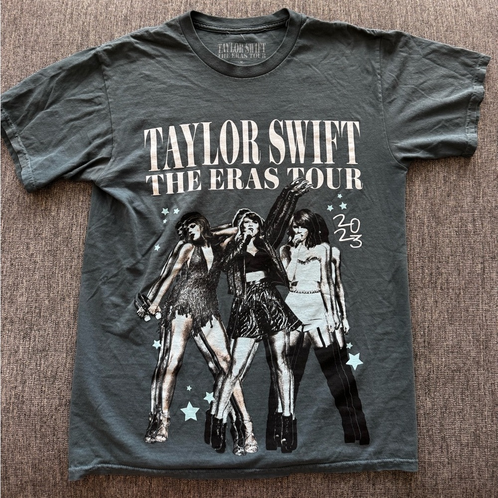 Taylor Swift 1989 Eras Tour Tee Size M